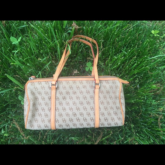 Dooney & Bourke Handbags - Vintage Classic Dooney Bourke Handbag